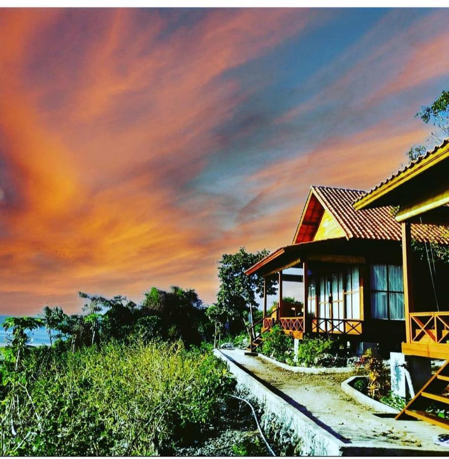 Marind Dive Eco Resort Waha Eksteriør bilde